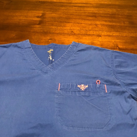 Med Couture Scrub Top Extra Small - Picture 5 of 13